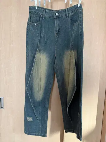 데미지 가공 다크 블루 스트레이트 청바지