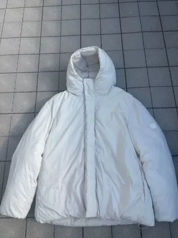 GAP 화이트 퍼프 다운