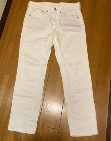 화이트 스트레이트 데님