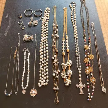 유품 생전 정리 액세서리 묶음 판매 16점 목걸이, 귀걸이, 귀찌, 반지