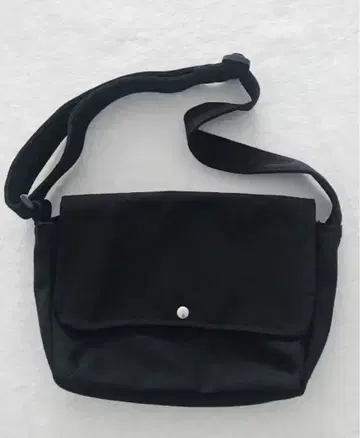 블랙 캔버스 숄더백