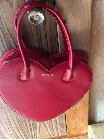 MILK 하트형 빨간색 핸드백