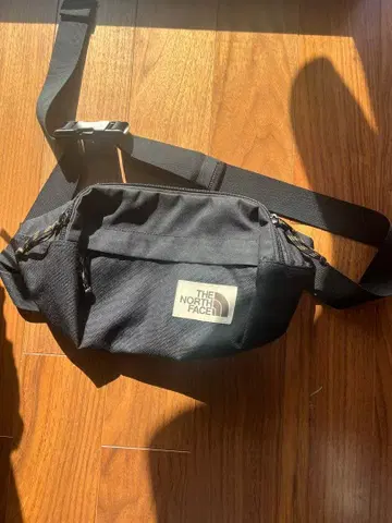 THE NORTH FACE 바디백 블랙