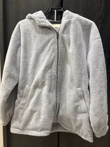 레피피 아르마리오 후드 부착 그레이 플리스 자켓