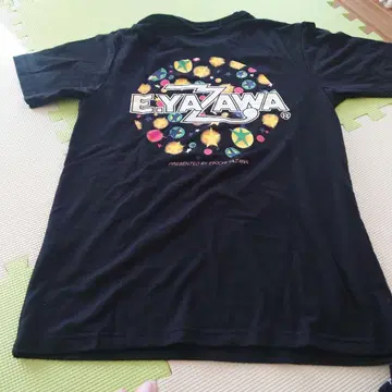 E.YAZAWA 블랙 T셔츠