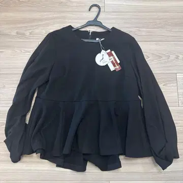 택 포함 미사용 새상품 SONO 소노 플레어 블라우스 블랙 긴팔 M