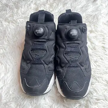 [새상품급] 리복 펌프 퓨리 스니커즈 블랙 검정 DV6985