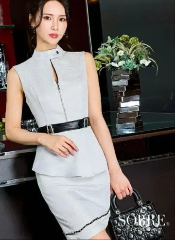 소브레 sobre 체인 지퍼 플럼 원피스 L