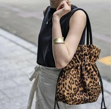 HAYNI 헤이니 레오파드 무늬 토트백