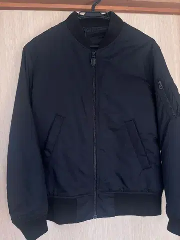 새상품급 UNIQLO MA-1 블루종 점퍼 블랙