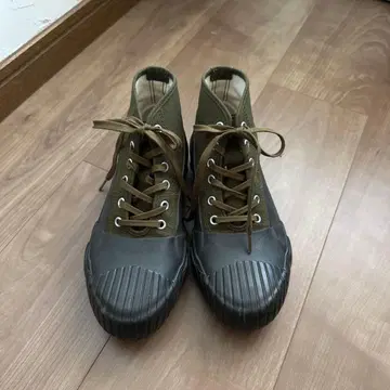 문스타 올웨더 하이컷 스니커즈 올리브