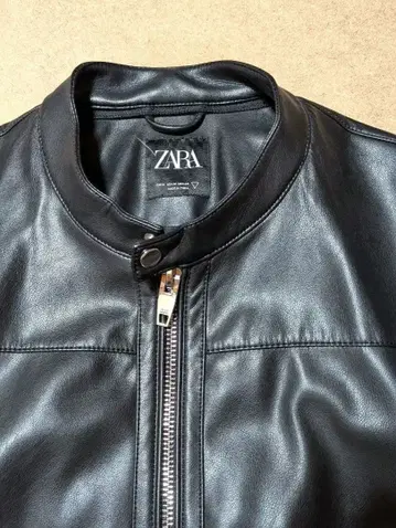 [ 거의 새상품 미사용품 ] ZARA 블랙 페이크 가죽 자켓