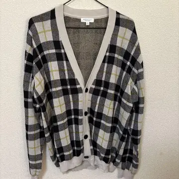 체크 무늬 버튼 가디건