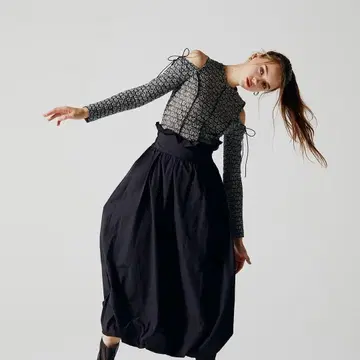 COEL(코엘) 튜닉 부클레 꽃무늬 상의/그레이