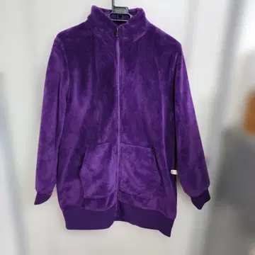 보라색 플리스 자켓 하이넥