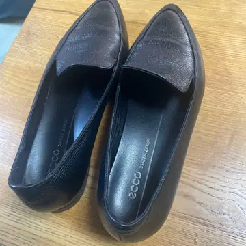 ECCO 블랙 가죽 슬립온 23.5