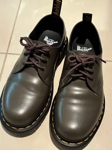 닥터 마틴 그레이 드레스 슈즈 통굽