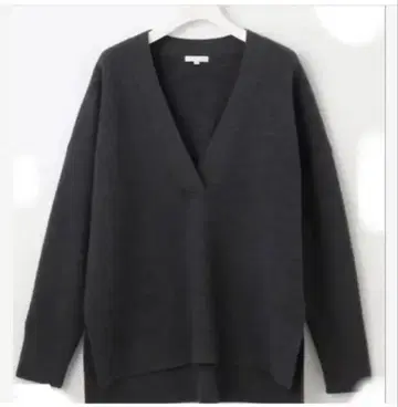 새상품 23구 [R] 캐시미어 블렌드 V넥 니트 38