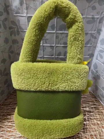 무스탕풍 핸드백 그린 인기!