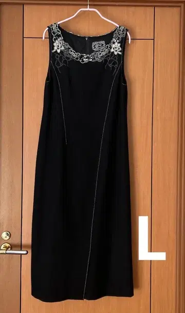 수입 로사 42 벨기에 레이스 두꺼운 울 점퍼 스커트 블랙 새상품급