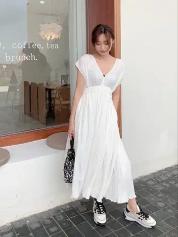 BIRTHDAY BASH 마릴린 원피스 화이트! 미사용