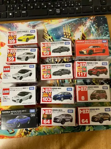 토미카 닛산 자동차 13대 일부 개봉됨 상자에 따라 손상 등 있음