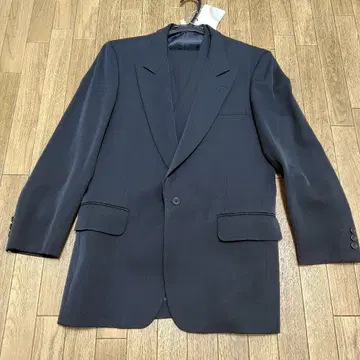 블랙 포멀 수트 클리닝 완료 관혼상제