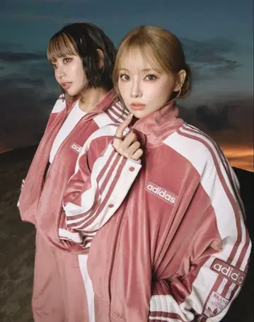 adidas 블레이크 W ADIBREAK VELOUR TT 상의만