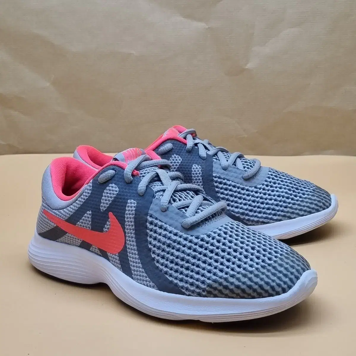women's revolution 4 running sneakers