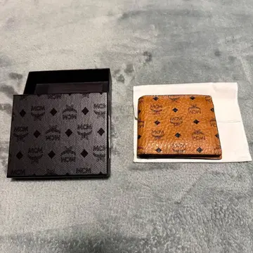 MCM 브라운 가죽 접이식 지갑