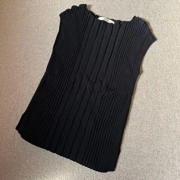 VICKY 블랙 슬리브리스