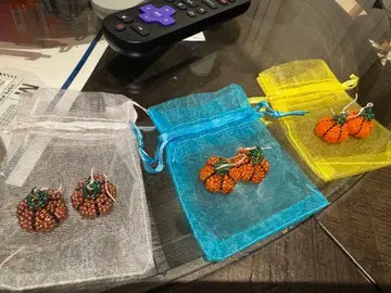 LA 작가 주얼리 / 핸드메이드 비즈 호박형 귀걸이