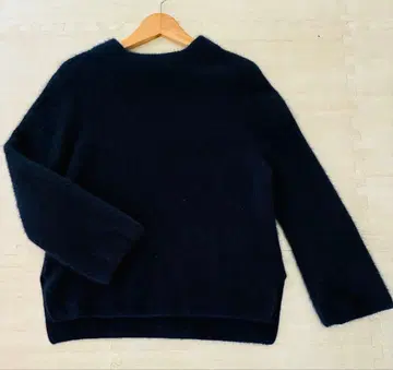 네이비 긴팔 니트 스웨터