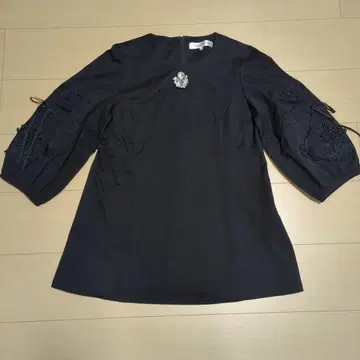 슈퍼 뷰티 블랙 7부 소매 튜닉 비쥬 장식 42