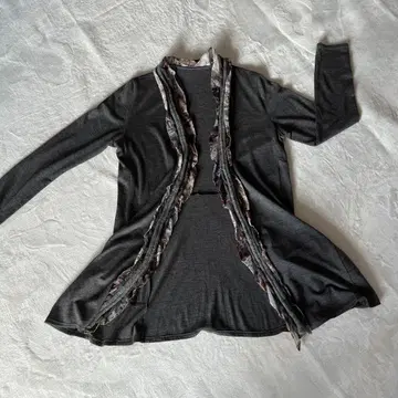 그레이 프릴 긴팔 가디건