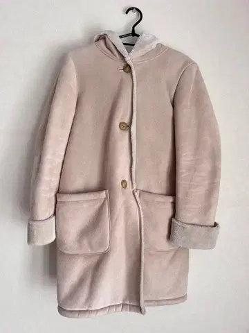 [기간 한정 판매] 후드 부착 베이지 무스탕 코트