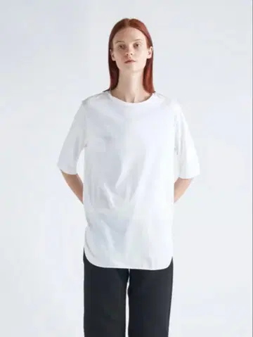 미사용 새상품 ATON SUVIN 라운드 헴 T셔츠