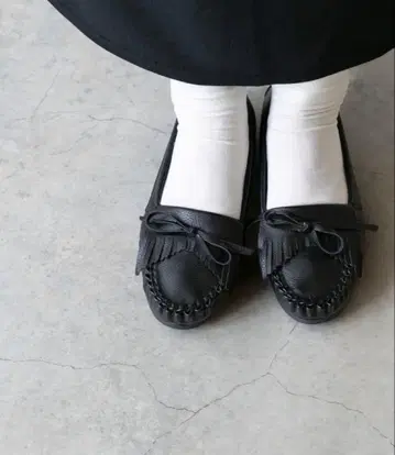 mooimooi 프린지 모카신 블랙 스무스