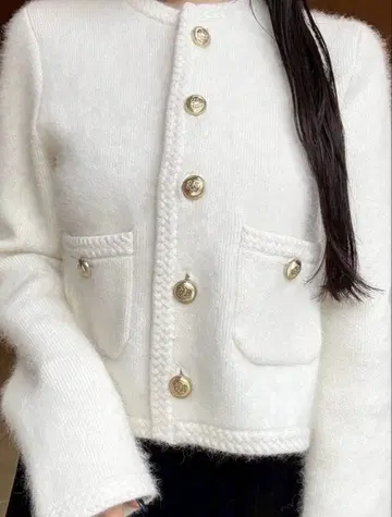 미사용 새상품 LILY BROWN 금장 버튼 폭스 니트 자켓