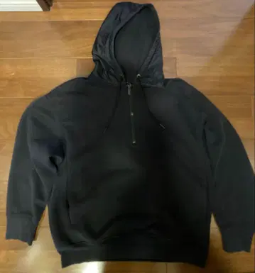 유니클로+J 블랙 후드 부착 후드티