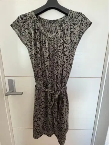 INDIVI 반팔 무릎 기장 원피스 36