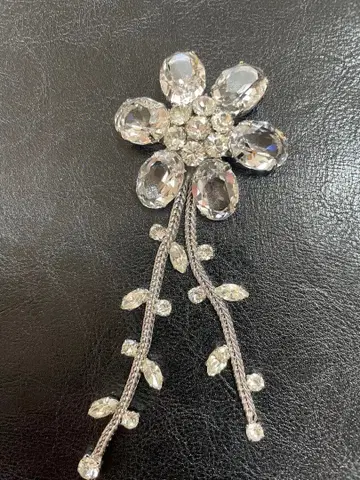 르네 크리스탈풍 꽃 디자인 브로치