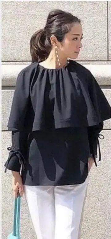 akiki 케이프 블라우스 소매 리본 2way 네이비 chesty