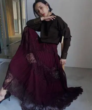 AMERI UNDRESSED LACE SANDWICH SKIRT