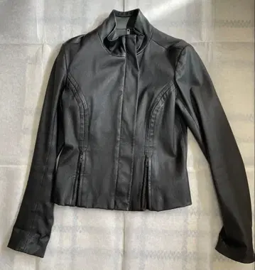 띠어리 블랙 가죽 자켓