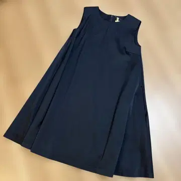 Ray BEAMS 네이비 슬리브리스 원피스