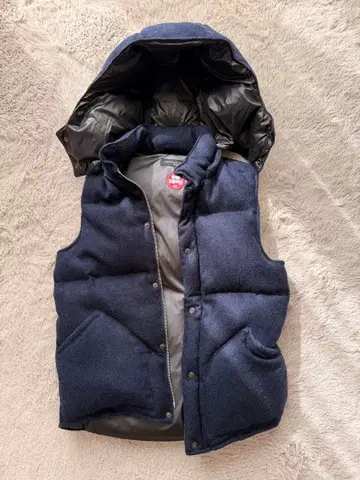 SHIPS 다운 베스트 네이비 M 사이즈