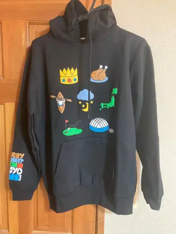 새상품 오드리 올나잇 니폰 in 도쿄돔 후드티입니다.