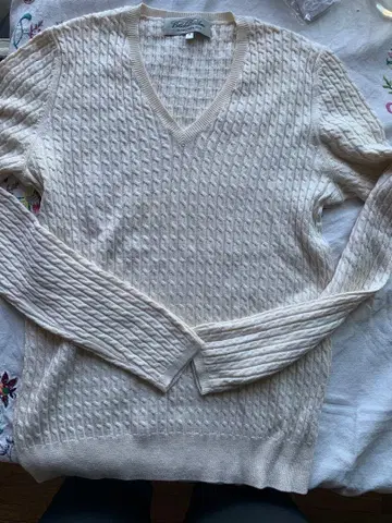 화이트 화이트 아이보리 V넥 긴팔 니트 스웨터