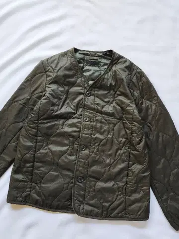 유니클로 웜 패디드 미니터리 자켓 올리브 남성용